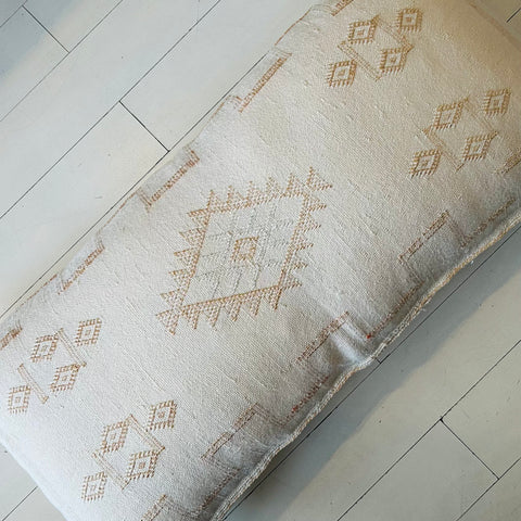 Cactus Silk Cushion (Meringue)