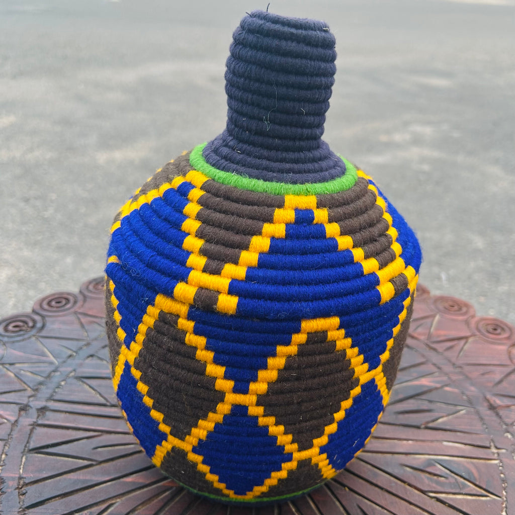 Woven Basket w/Lid (02)