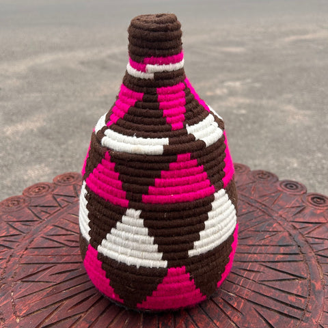 Woven Basket w/Lid (06)