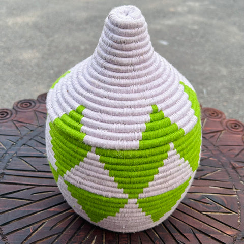 Woven Basket w/Lid (05)