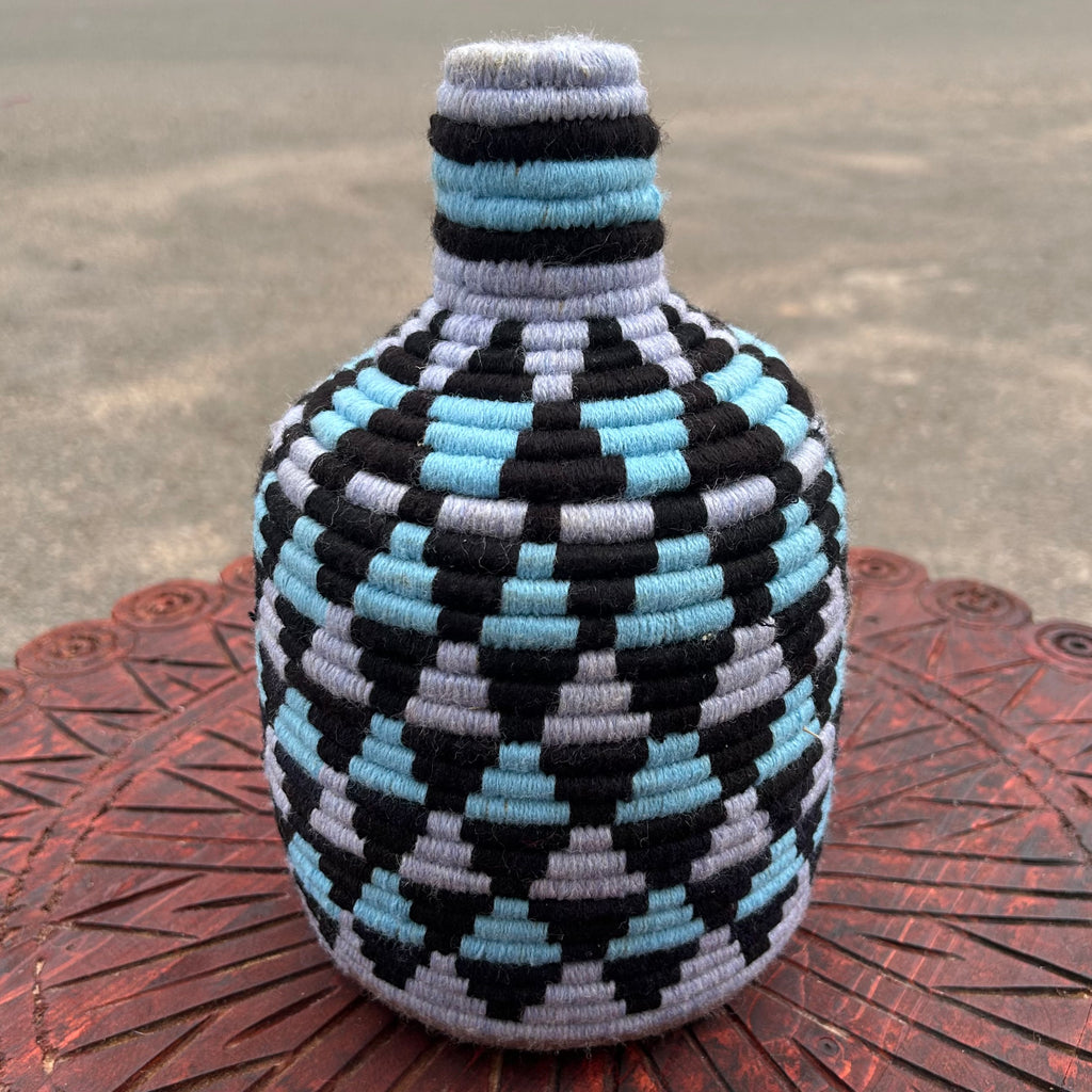 Woven Basket w/Lid (09)