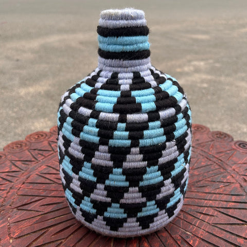 Woven Basket w/Lid (09)