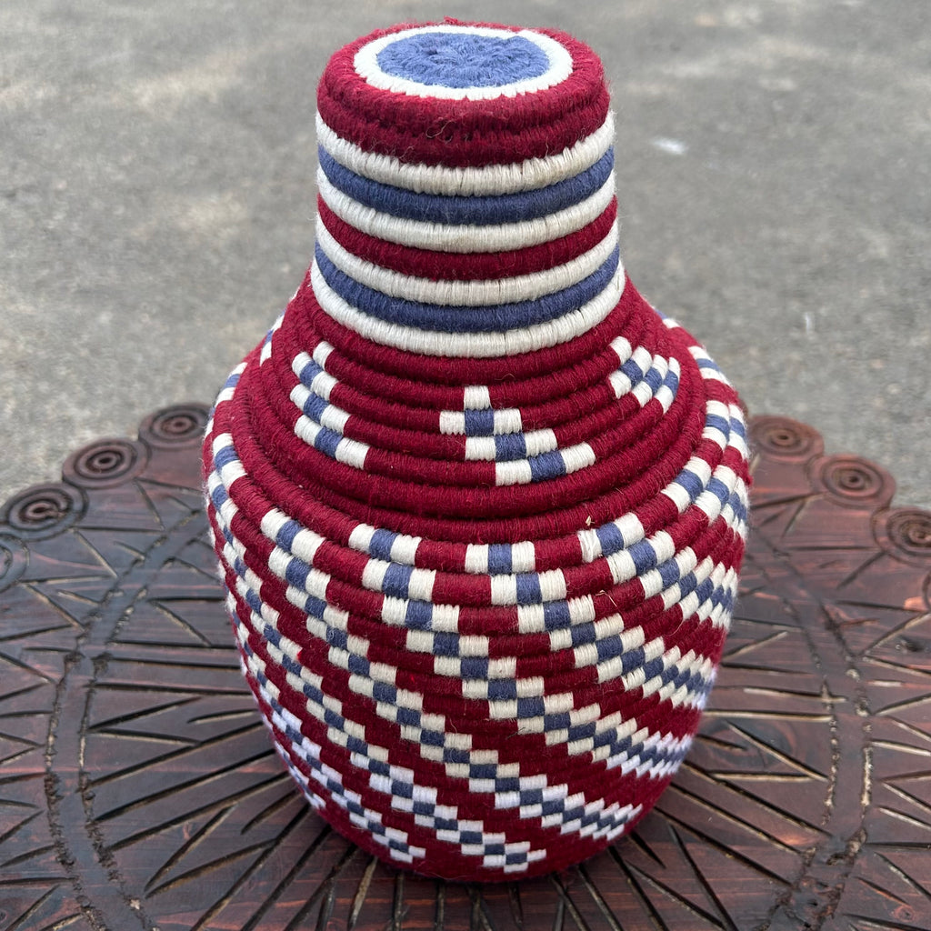 Woven Basket w/Lid (03)