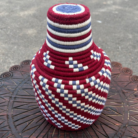 Woven Basket w/Lid (03)